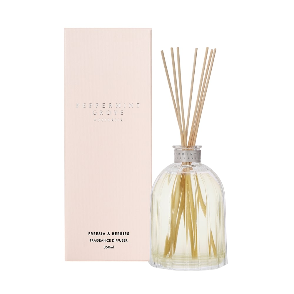 Peppermint Grove Fressia and Berries diffuser, product photo