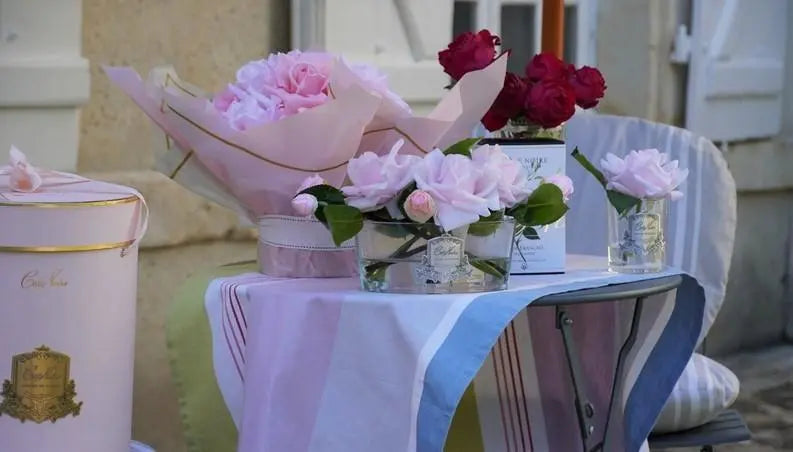 Cote Noire oval glass arrangement with French pink roses, box packaging